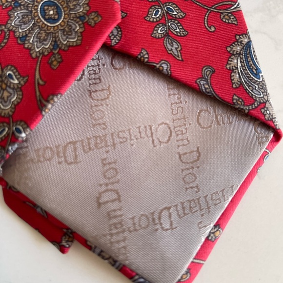 Bulk-4-Vintage Designer Ties.  Dior, Valentino, Bolgheri, Johnny Carson! - Picture 3 of 10